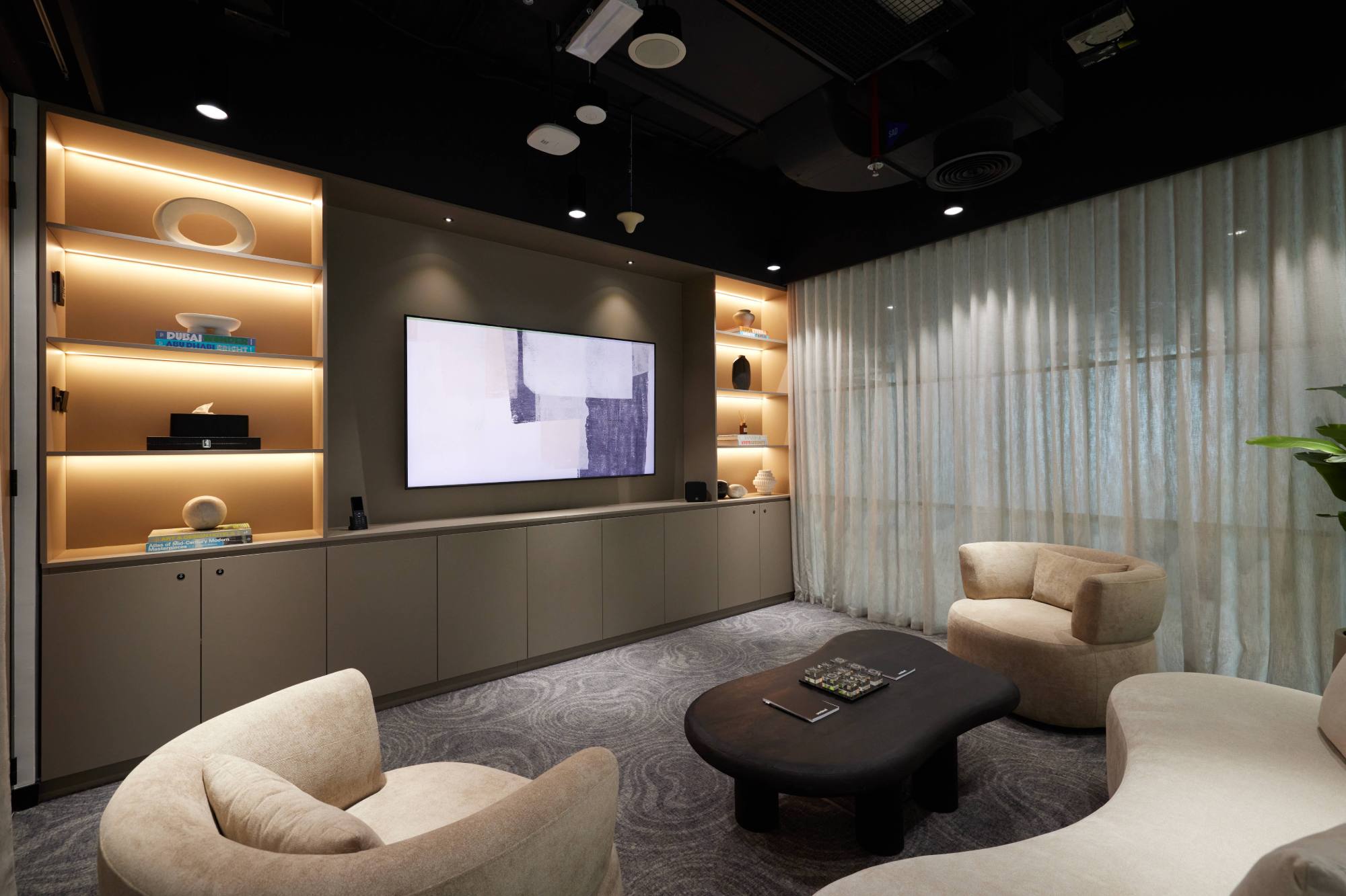 Sentinel Serviced Offices - Convention Tower Informal - Small Meeting Room 02